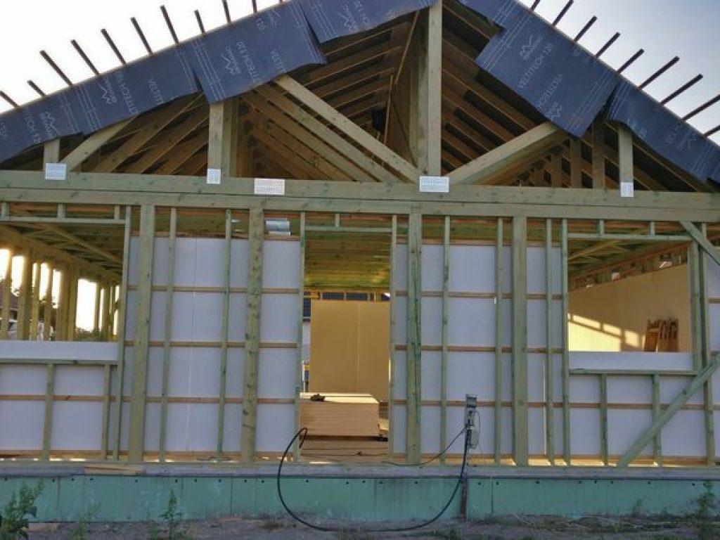 kenderhaz_eptes_lepesei